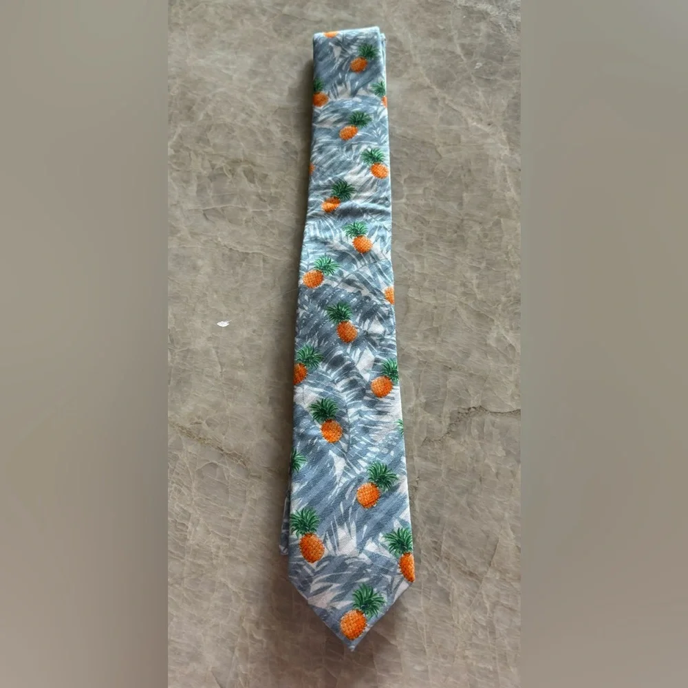 NWT Men’s Express Tie‎ with Pineapple Print 100% Cotton